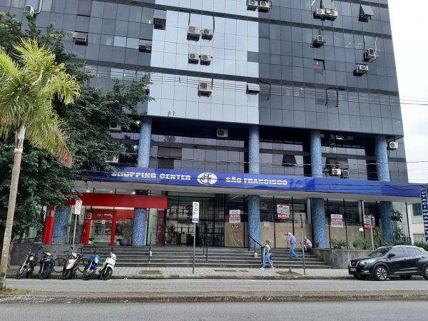 LOJA COM MEZANINO – APARECIDA