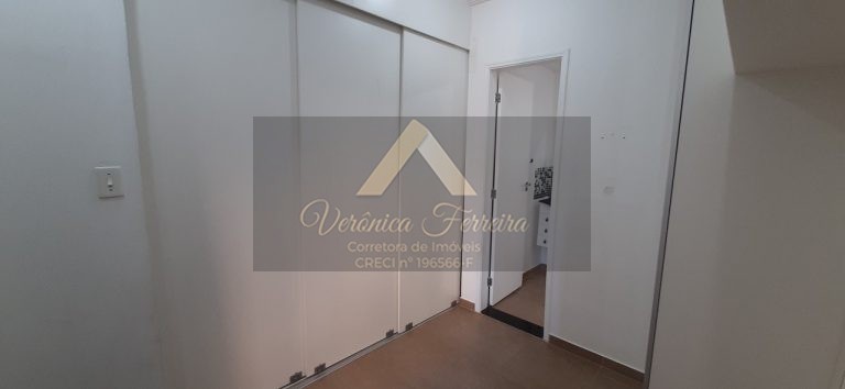 KITNET NO BAIRRO EMBARÉ EM SANTOS