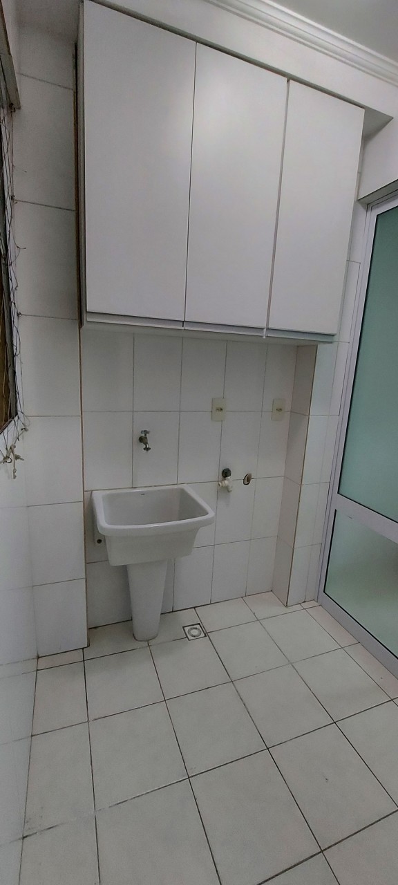 APARTAMENTO NO EDIFÍCIO VISCONDE DO EMBARÉ EM SANTOS