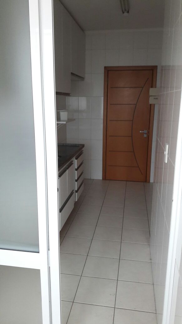 APARTAMENTO NO EDIFÍCIO VISCONDE DO EMBARÉ EM SANTOS