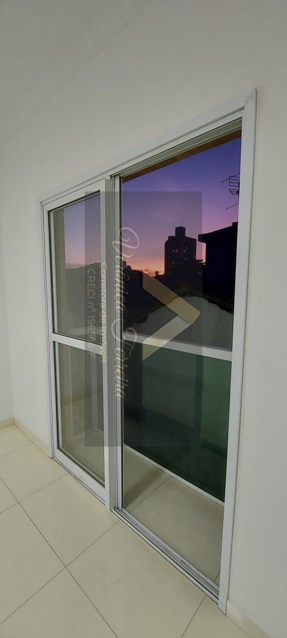 Sobrado no bairro Estuário em Santo/SP