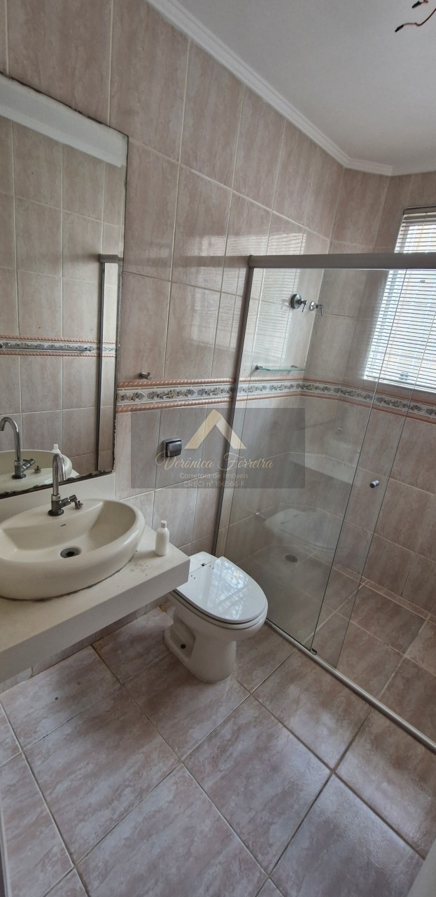 Apartamento com 02 dormitórios no Embaré