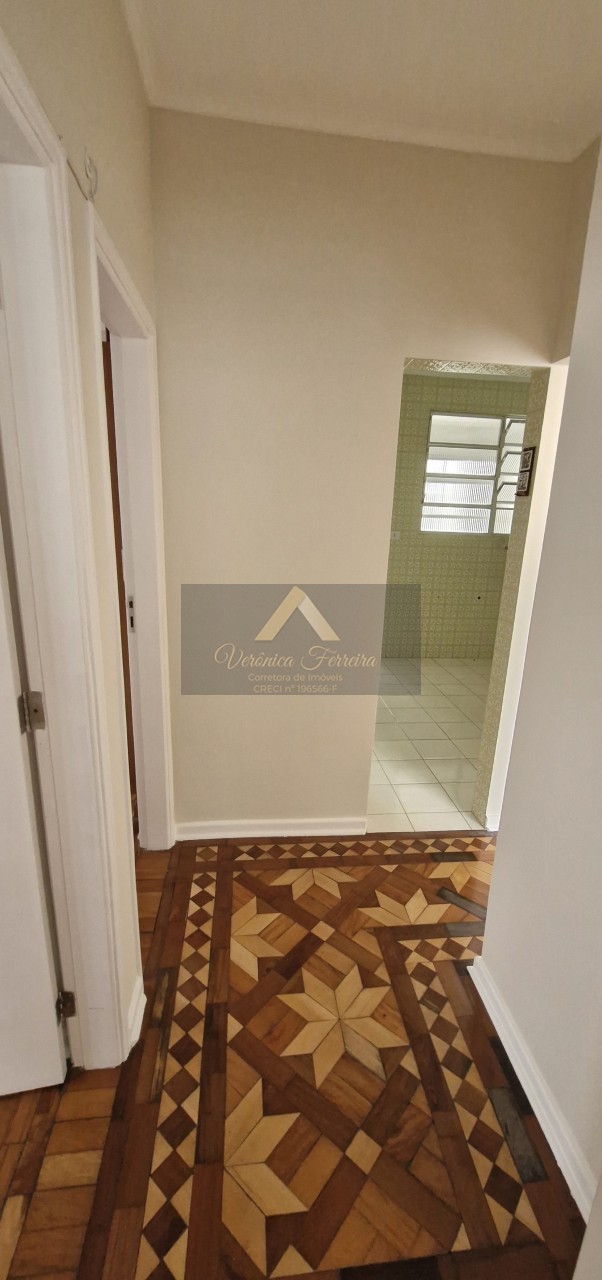 Apartamento com 02 dormitórios no Embaré